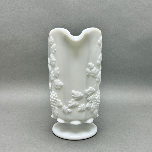 Vintage Westmoreland Milk Glass Pitcher With Embossed Grapes And Vines Detail - Picture 4 of 10